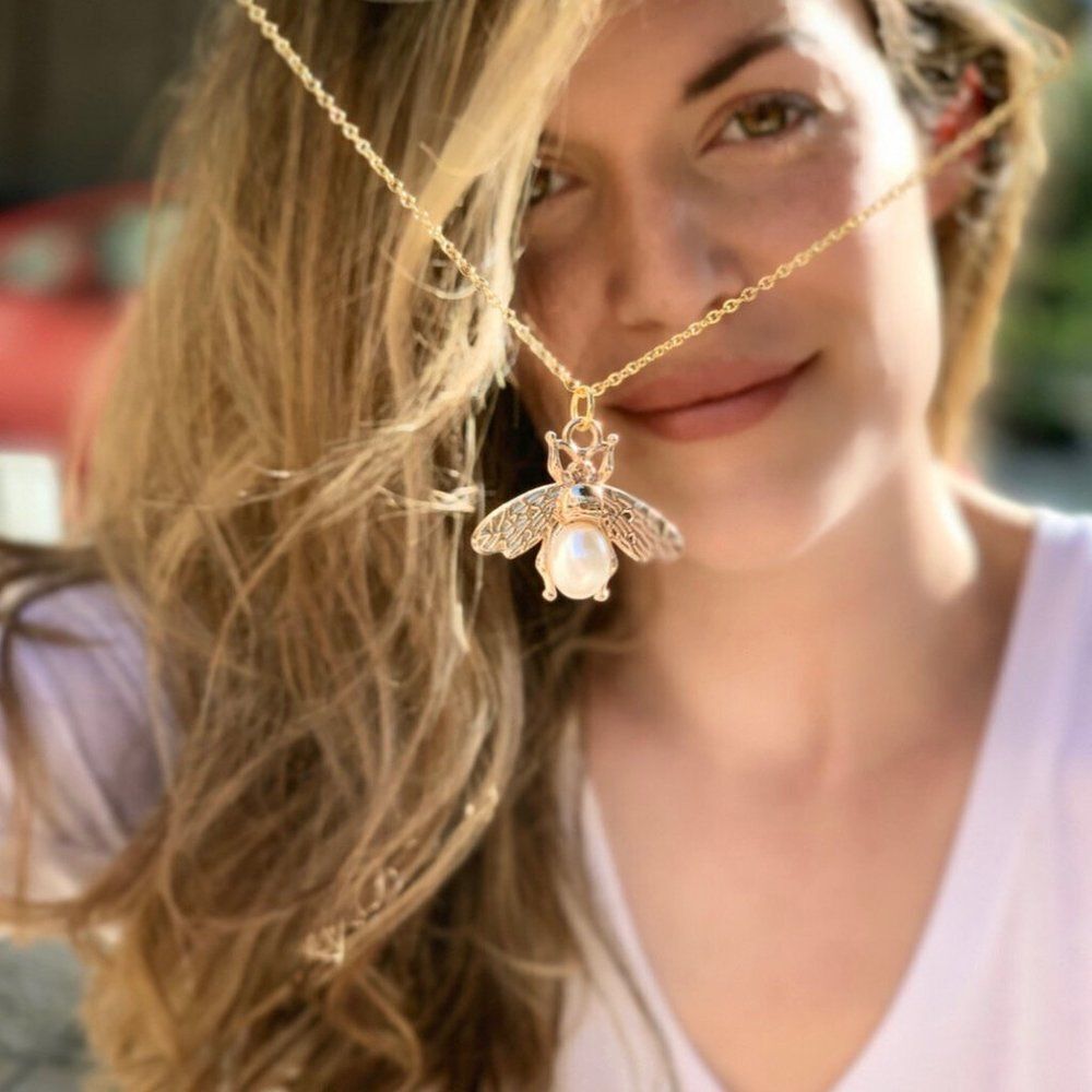 HighMaintenanceHippie Queen Bee Necklace (Gold) - Picture 3 of 3